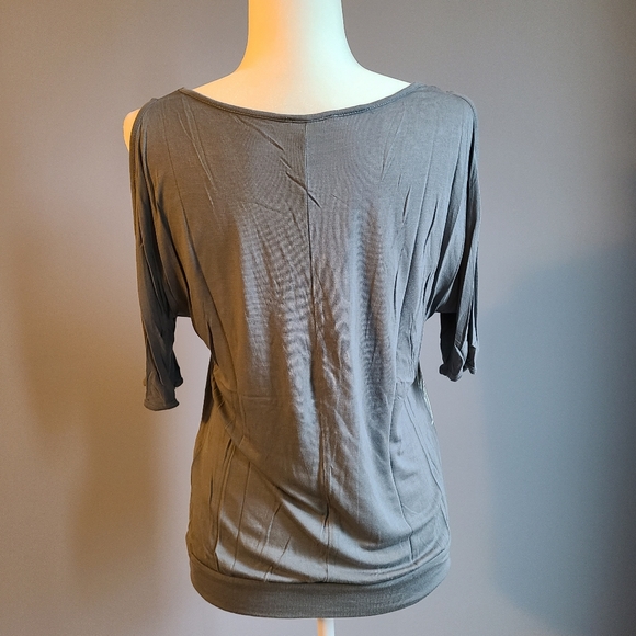 Lascana cold shoulder tee XS NWOT - Picture 4 of 4